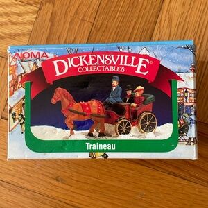 Dickensville Collectables Traineau Horse and Carriage Holiday Vintage